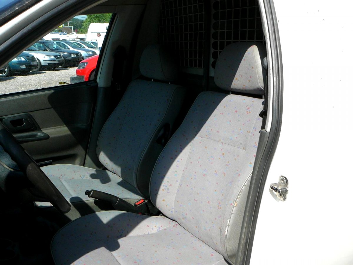 Volkswagen Caddy, 2002 - pohled č. 16