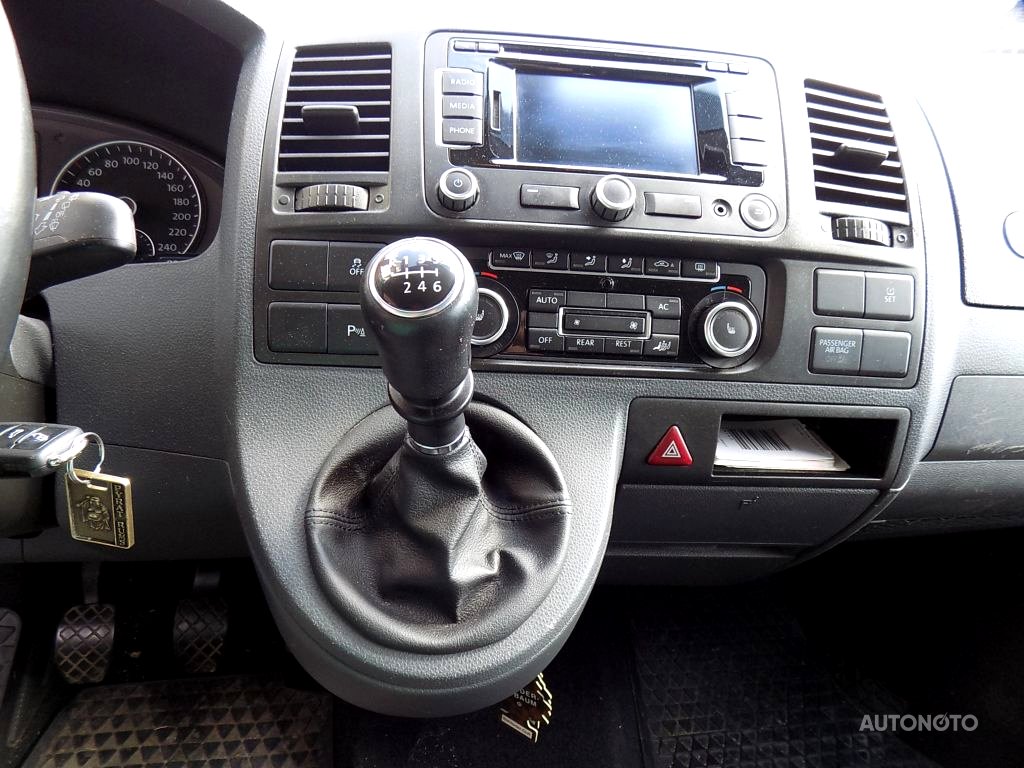 Volkswagen Caravelle, 2011 - pohled č. 10