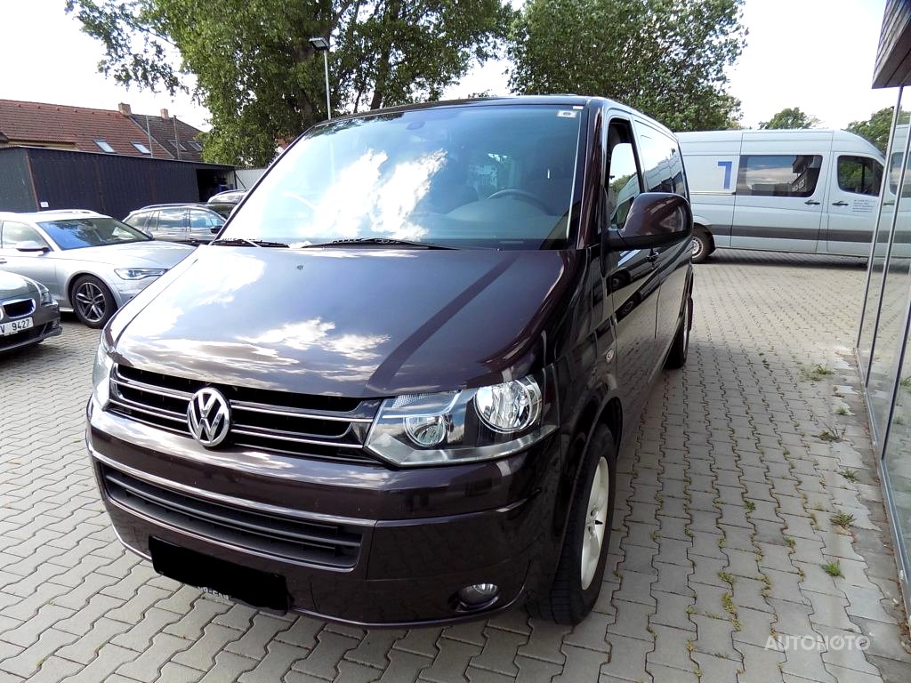 Volkswagen Caravelle, 2011 - pohled č. 2
