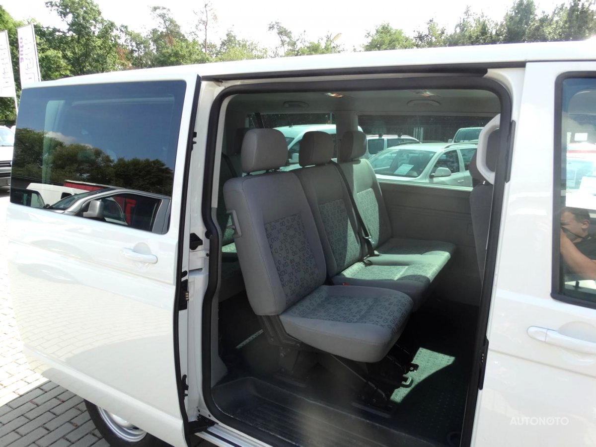 Volkswagen Caravelle, 2010 - pohled č. 3
