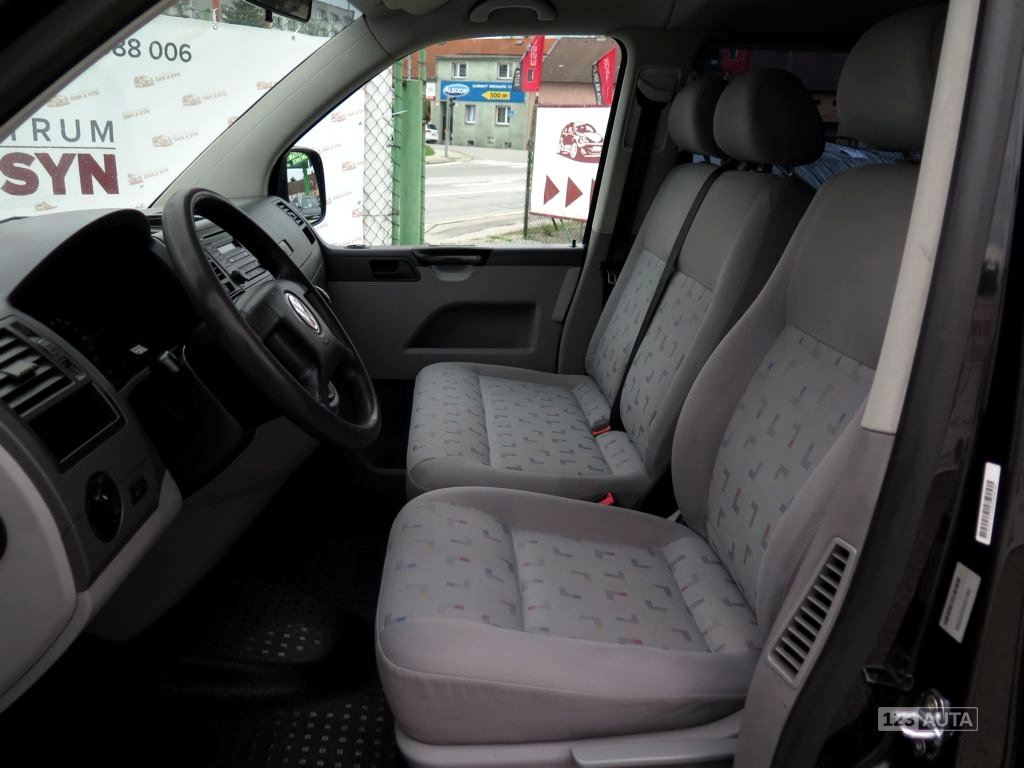 Volkswagen Caravelle, 2006 - pohled č. 11