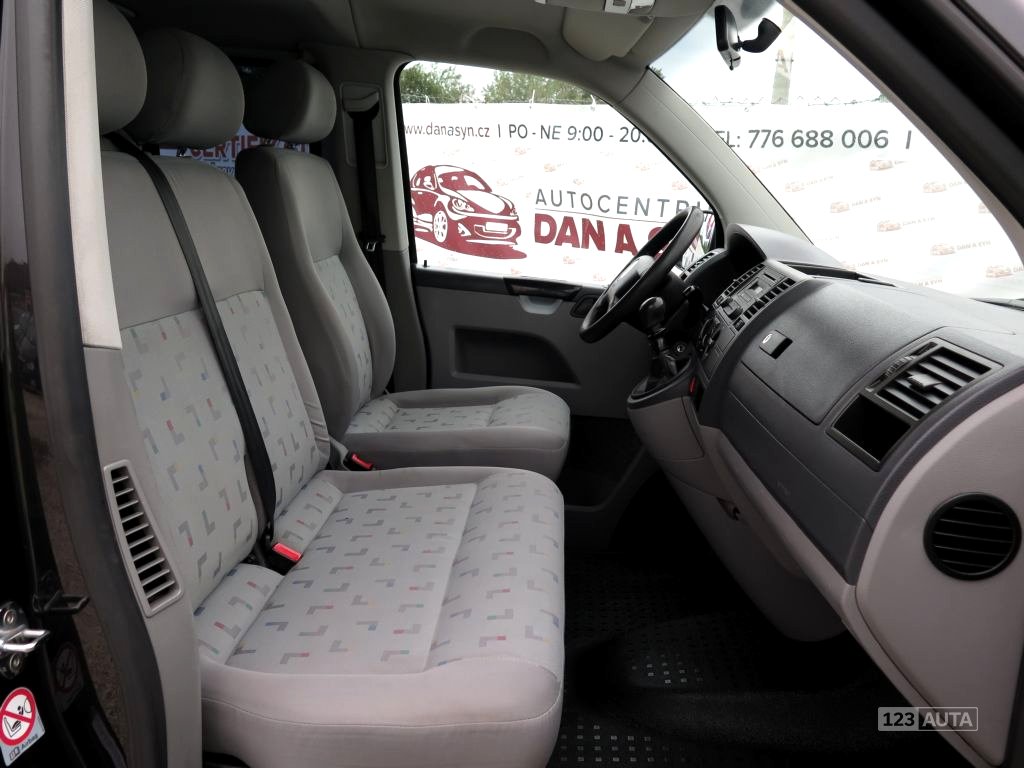 Volkswagen Caravelle, 2006 - pohled č. 15