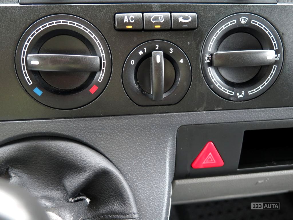 Volkswagen Caravelle, 2006 - pohled č. 20