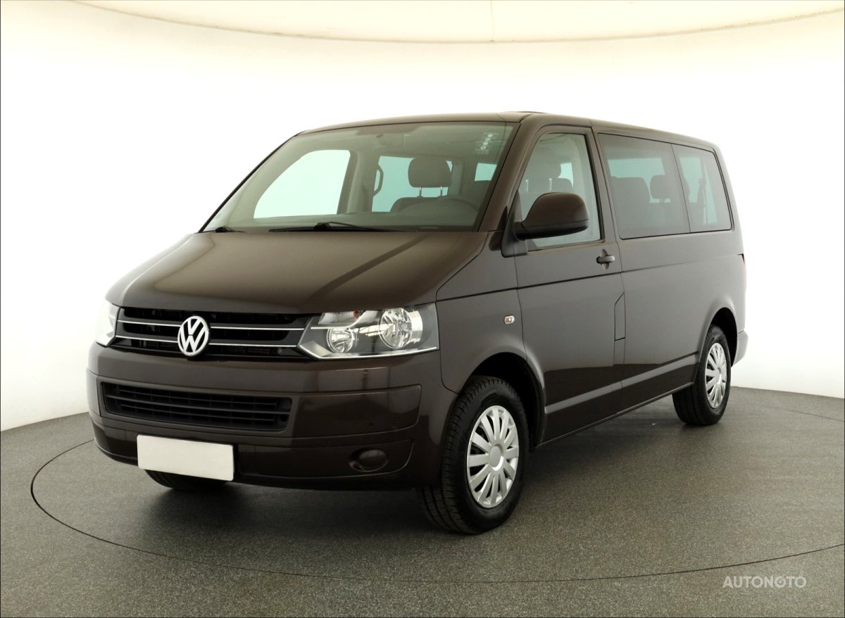 Volkswagen Caravelle, 2013 - pohled č. 3