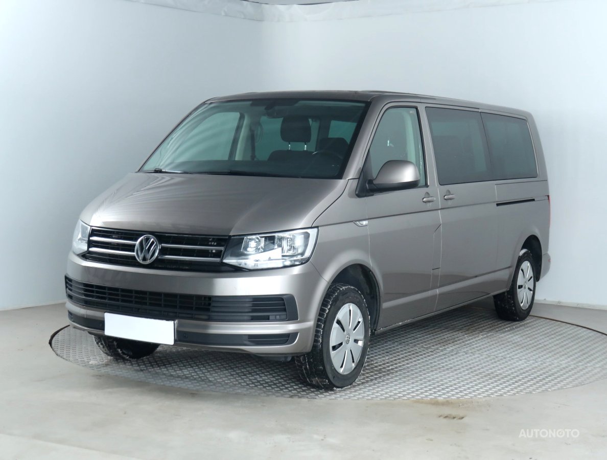Volkswagen Caravelle, 2016 - pohled č. 3