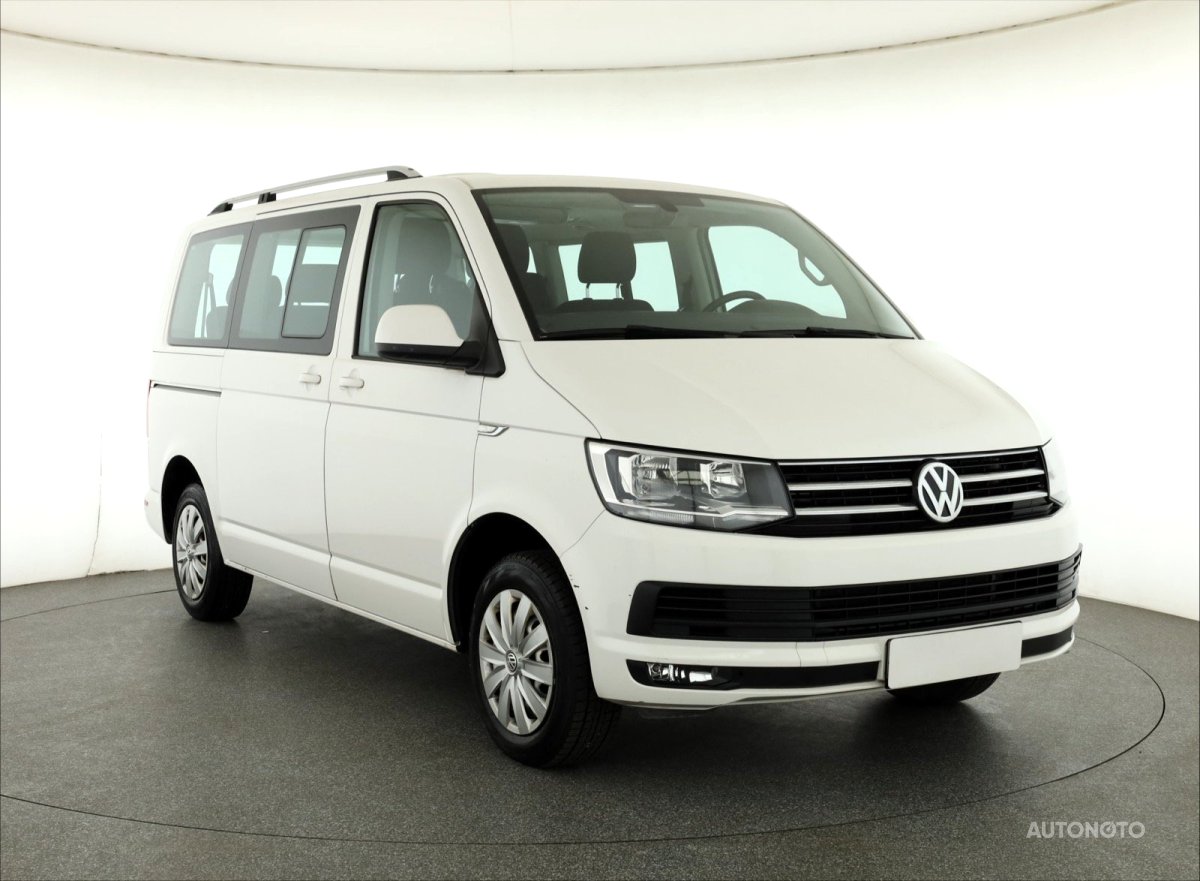 Volkswagen Caravelle, 2016 - celkový pohled