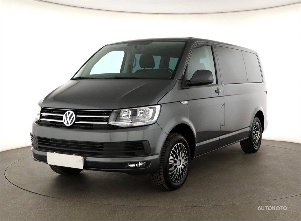 Volkswagen Caravelle, 2017 - pohled č. 3