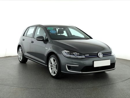 Volkswagen e-Golf 32 kWh - 37 Ah,2020, Automat,100kw, navigace