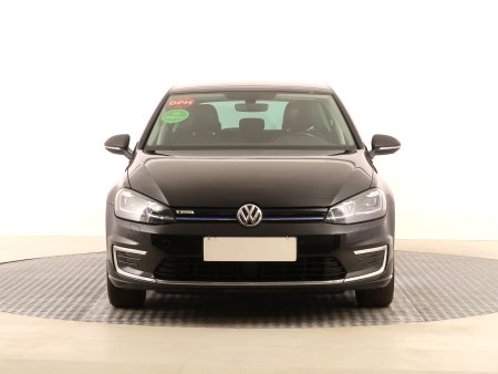 Volkswagen e-Golf, 2020 - pohled č. 2