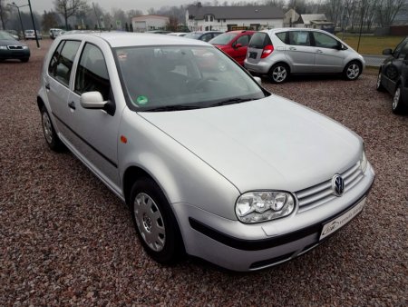 Volkswagen Golf 1,6i Basis, 1998 - pohled č. 2