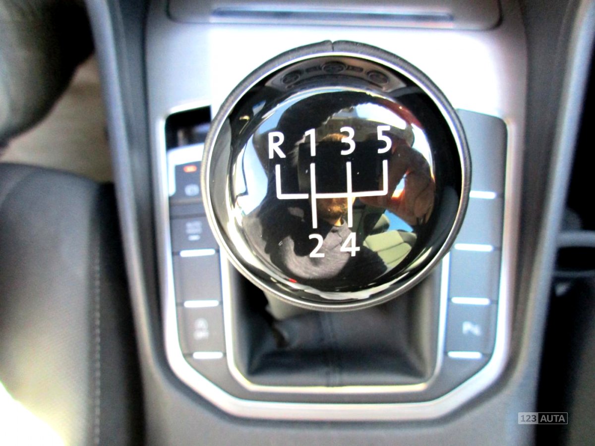 Volkswagen Golf Sportsvan, 2015 - pohled č. 11