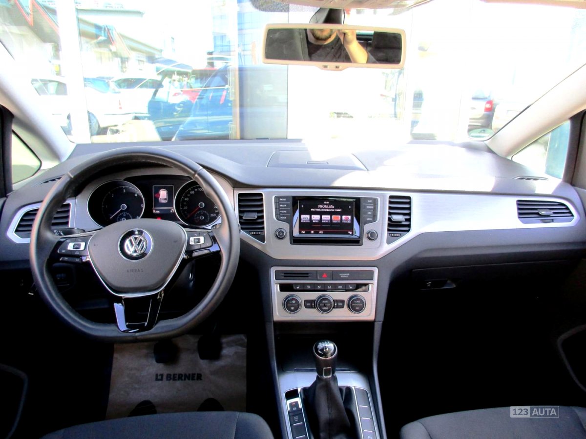 Volkswagen Golf Sportsvan, 2015 - pohled č. 6