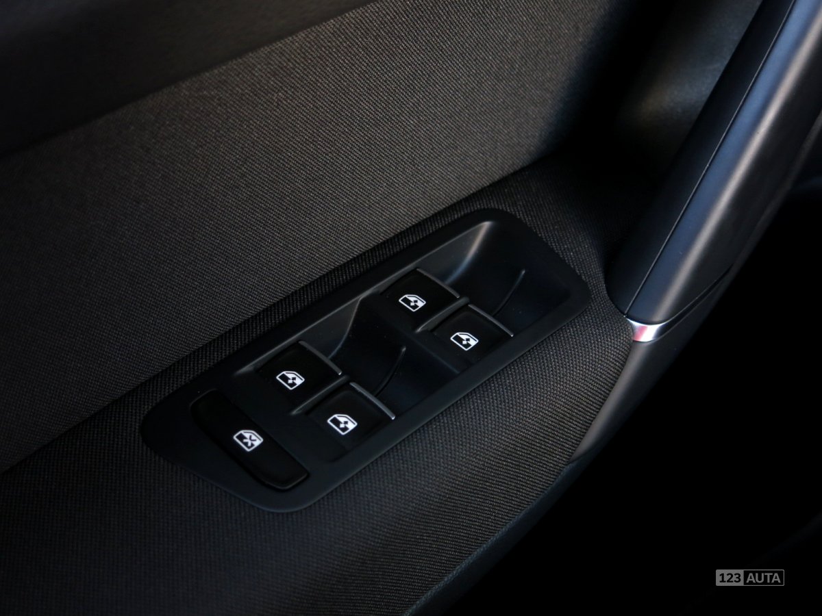 Volkswagen Golf Sportsvan, 2016 - pohled č. 18