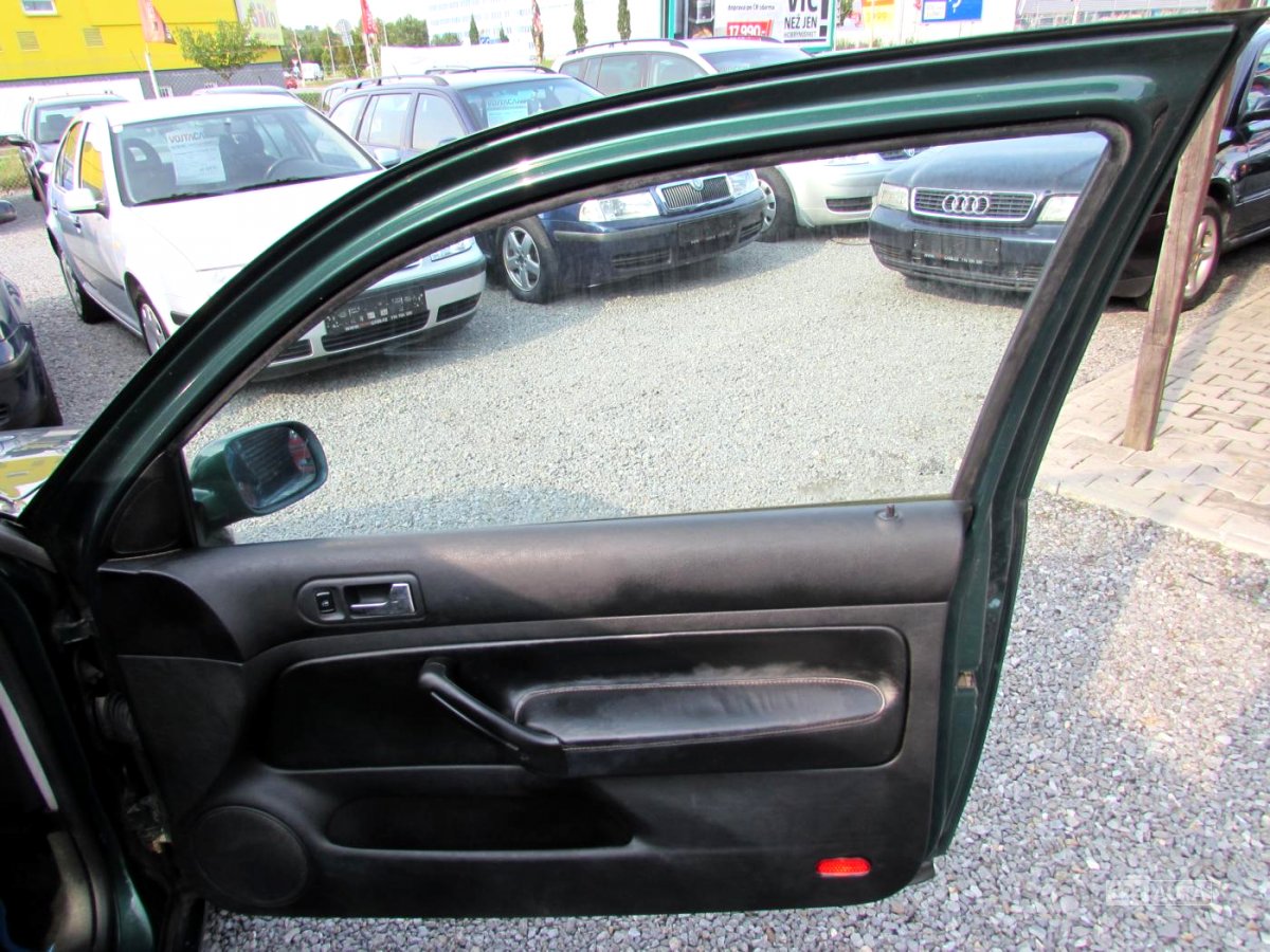 Volkswagen Golf, 1998 - pohled č. 24