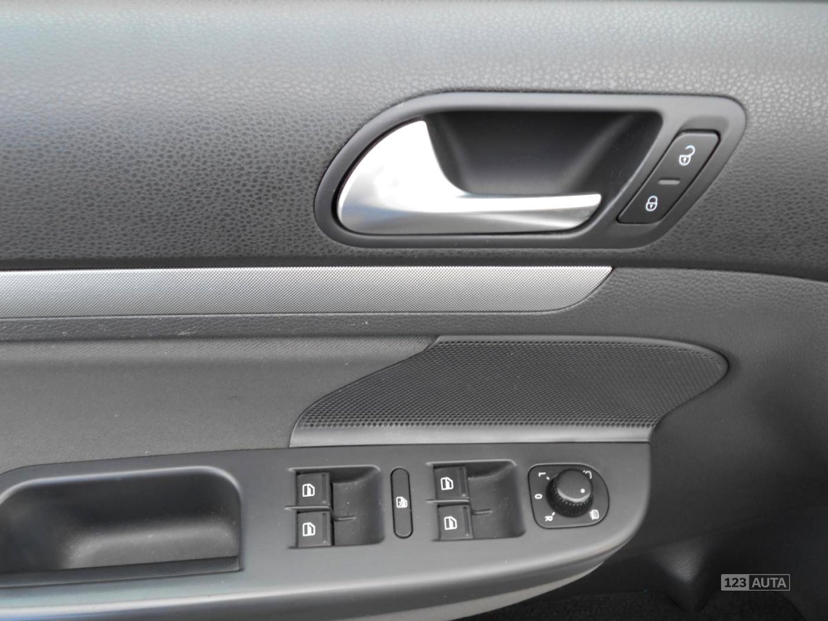 Volkswagen Golf, 2008 - pohled č. 8