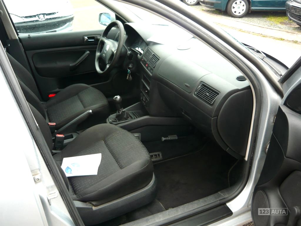 Volkswagen Golf, 2001 - pohled č. 9