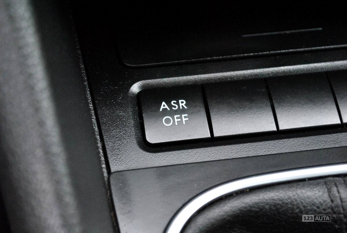 Volkswagen Golf, 2012 - pohled č. 21