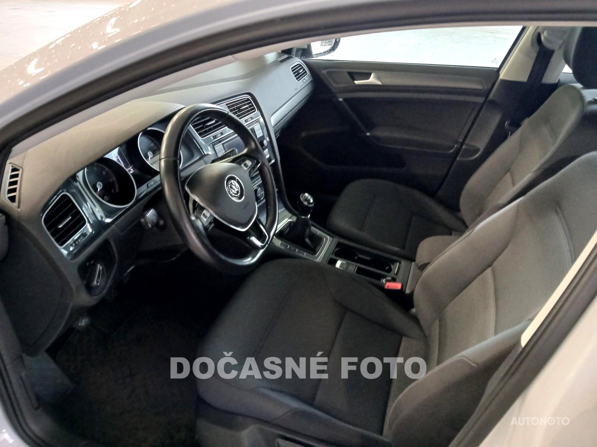 Volkswagen Golf, 2018 - pohled č. 3