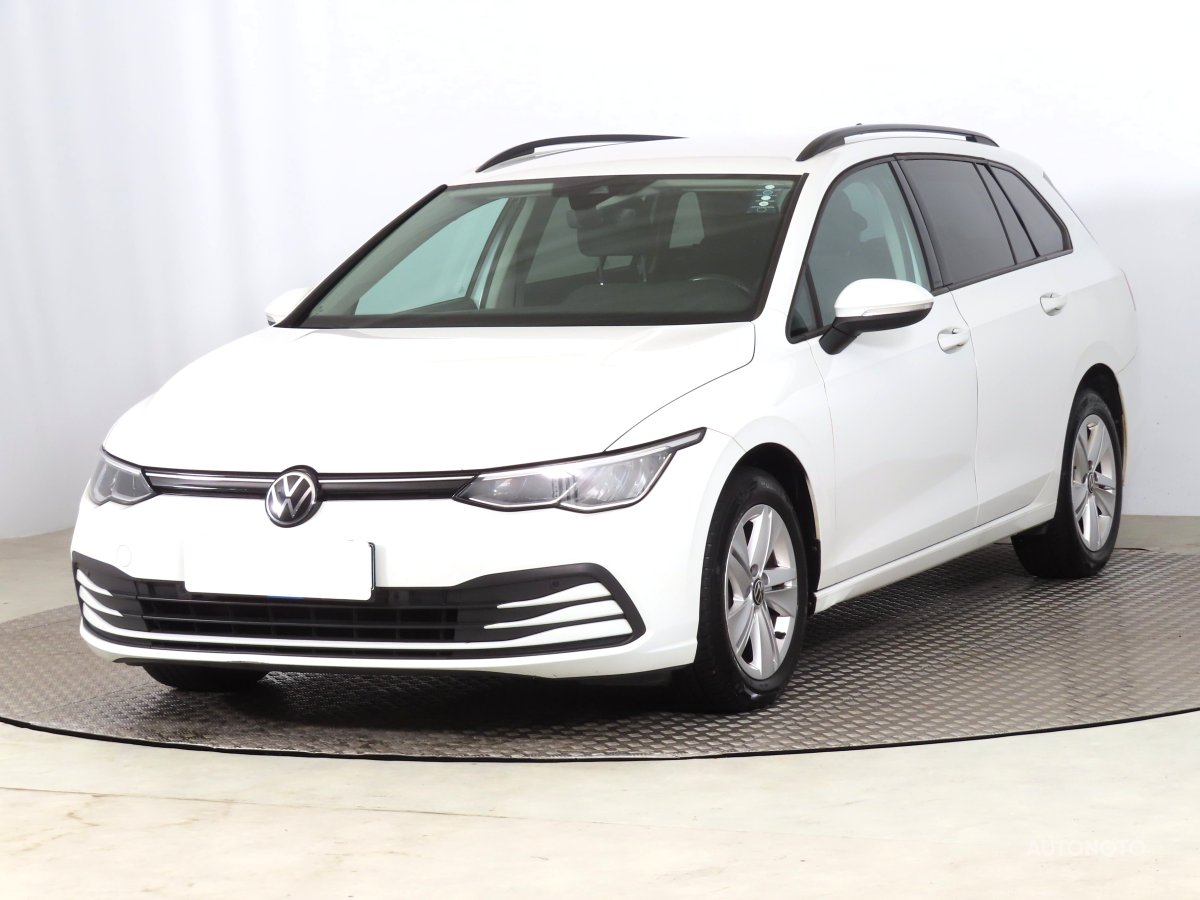 Volkswagen Golf, 2021 - pohled č. 3