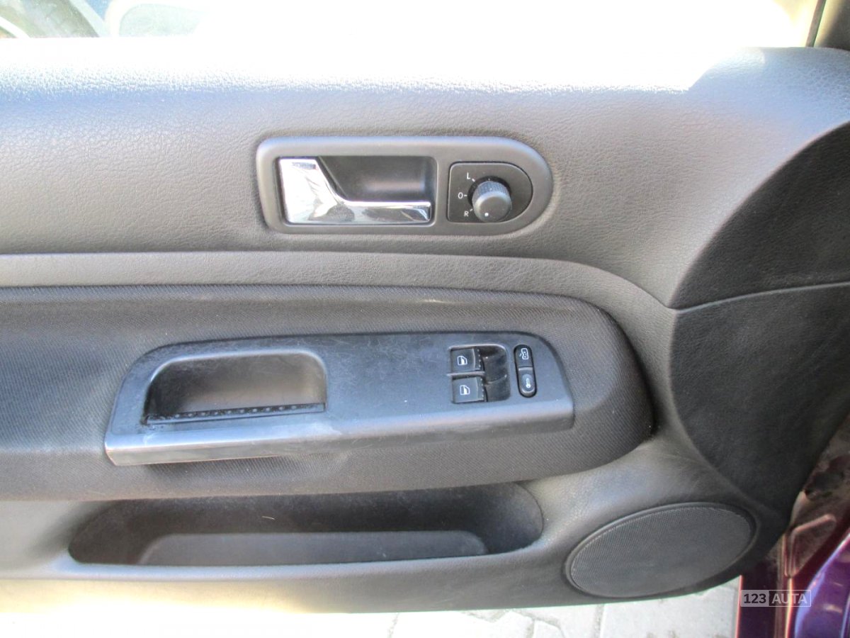 Volkswagen Golf, 2001 - pohled č. 8