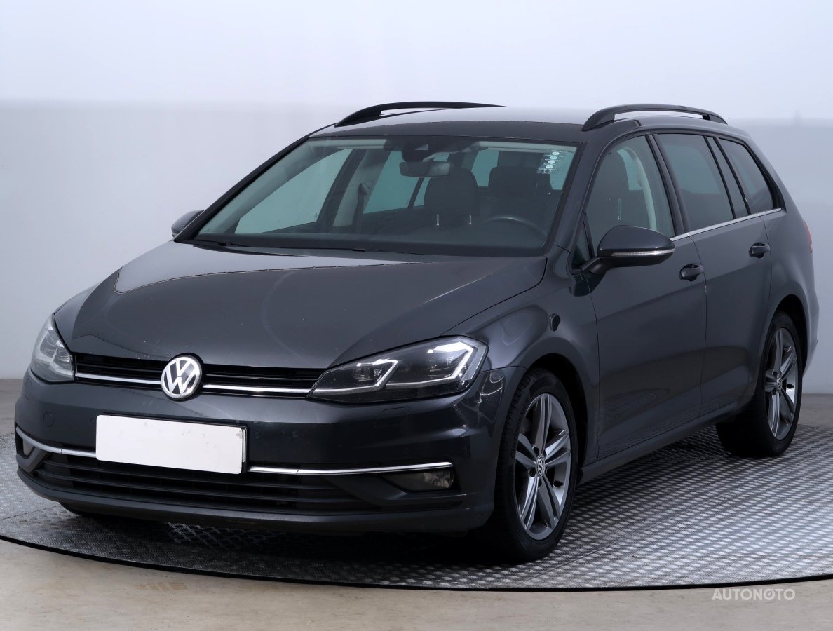 Volkswagen Golf, 2018 - pohled č. 3