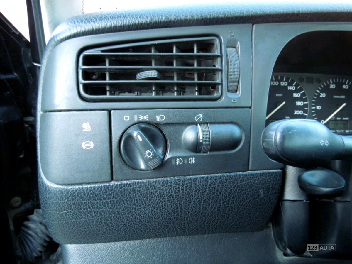 Volkswagen Golf, 1995 - pohled č. 22