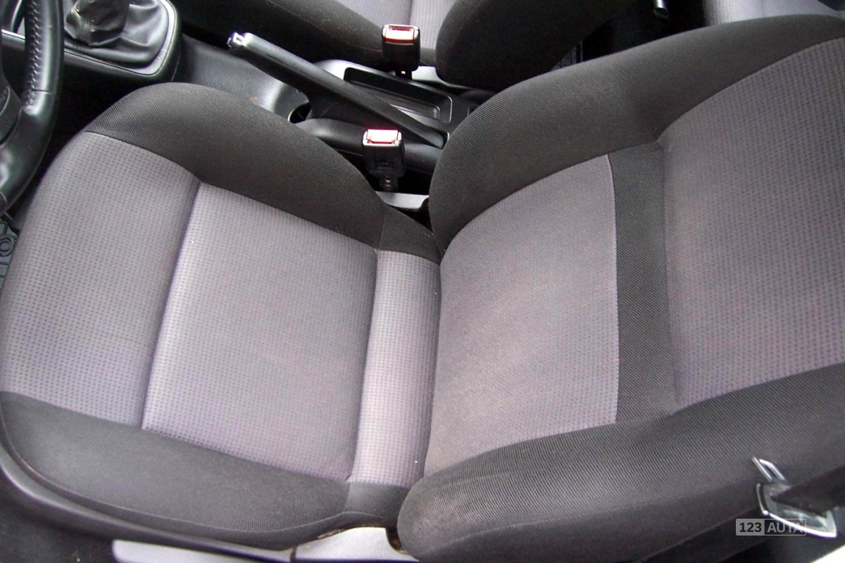 Volkswagen Golf, 2001 - pohled č. 11