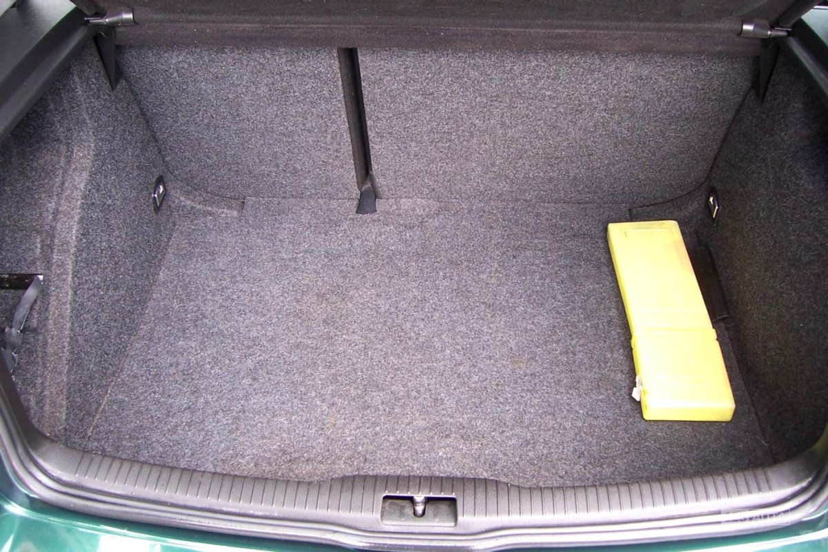 Volkswagen Golf, 2001 - pohled č. 21