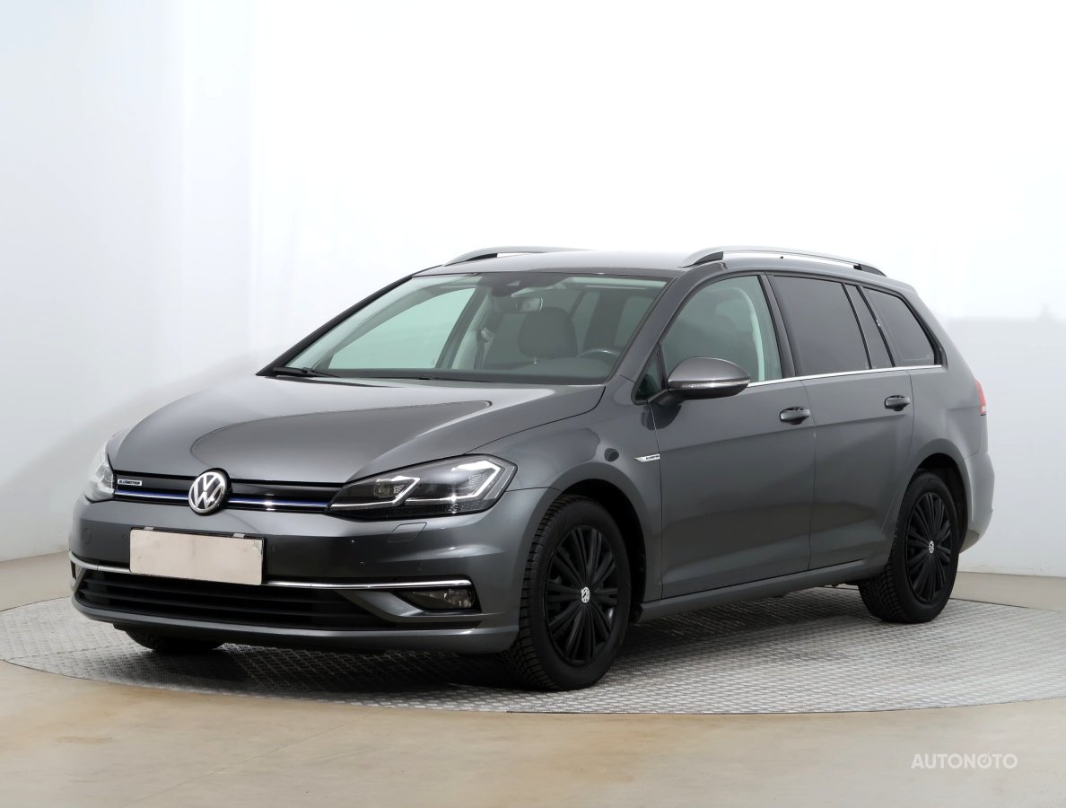 Volkswagen Golf, 2020 - pohled č. 3
