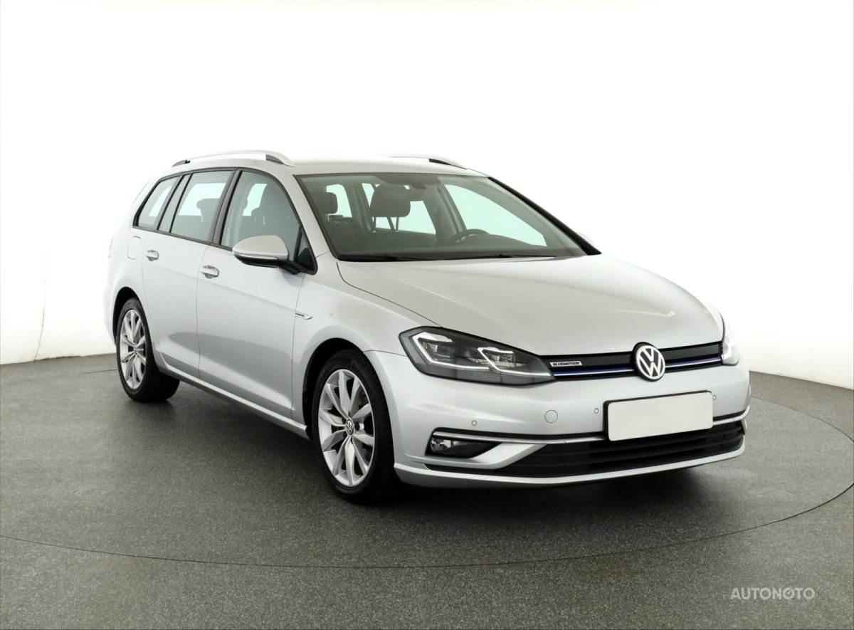 Volkswagen Golf, 2020 - celkový pohled