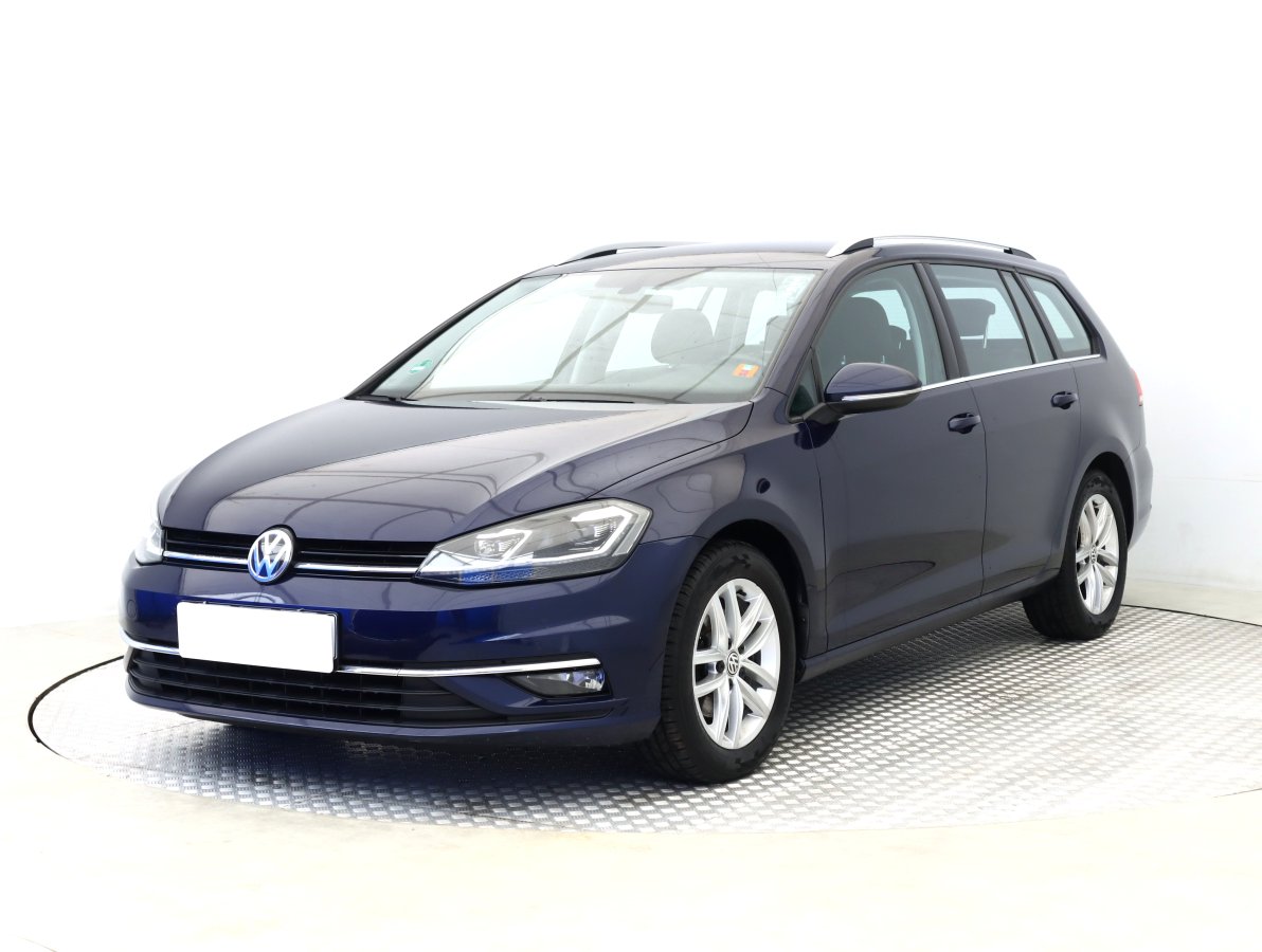 Volkswagen Golf, 2019 - pohled č. 3