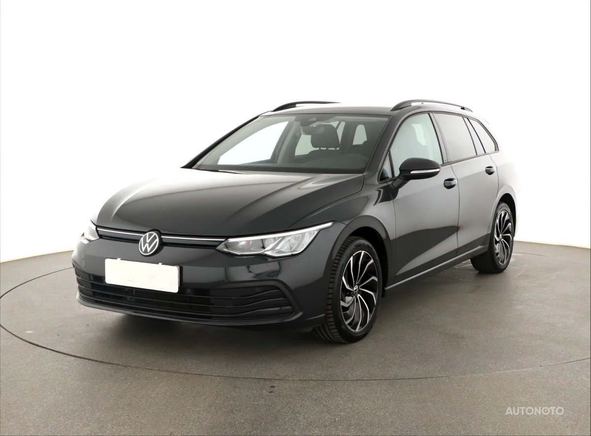 Volkswagen Golf, 2022 - pohled č. 3