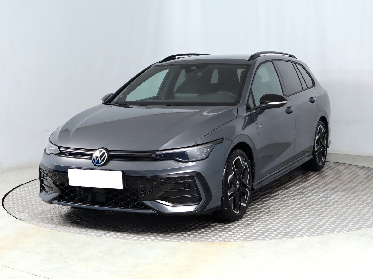 Volkswagen Golf, 2025 - pohled č. 3