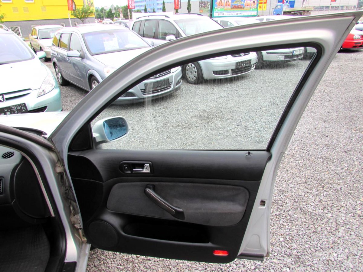 Volkswagen Golf, 2000 - pohled č. 22