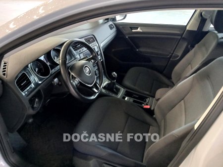 Volkswagen Golf, 2018 - pohled č. 3