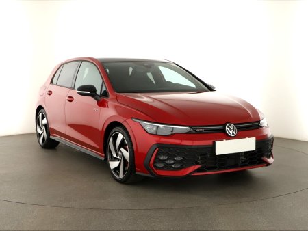 Volkswagen Golf, 2024