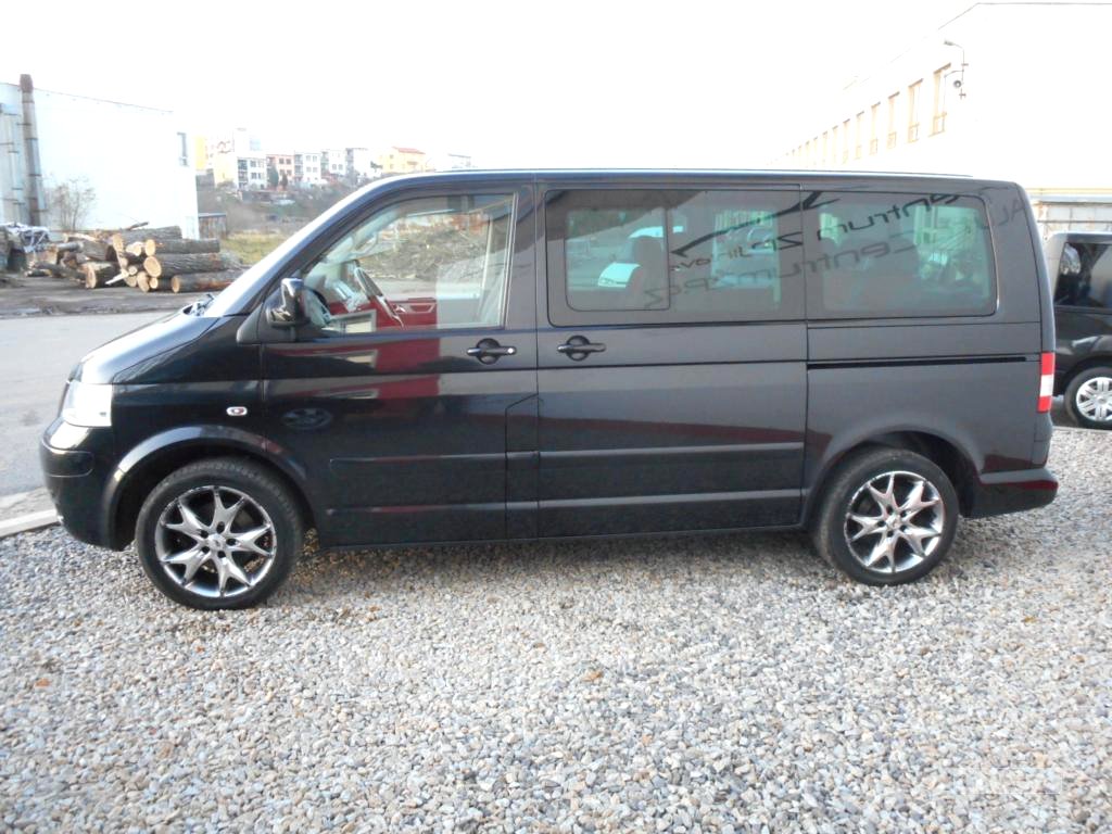 Volkswagen Multivan, 2009 - pohled č. 5