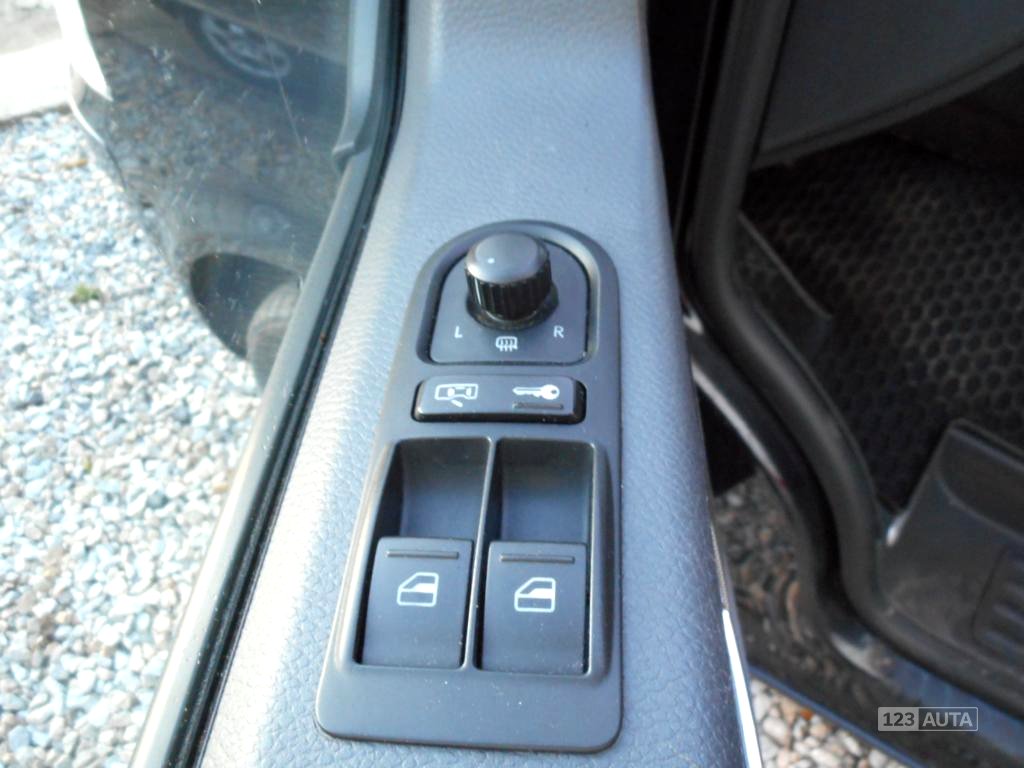 Volkswagen Multivan, 2009 - pohled č. 7