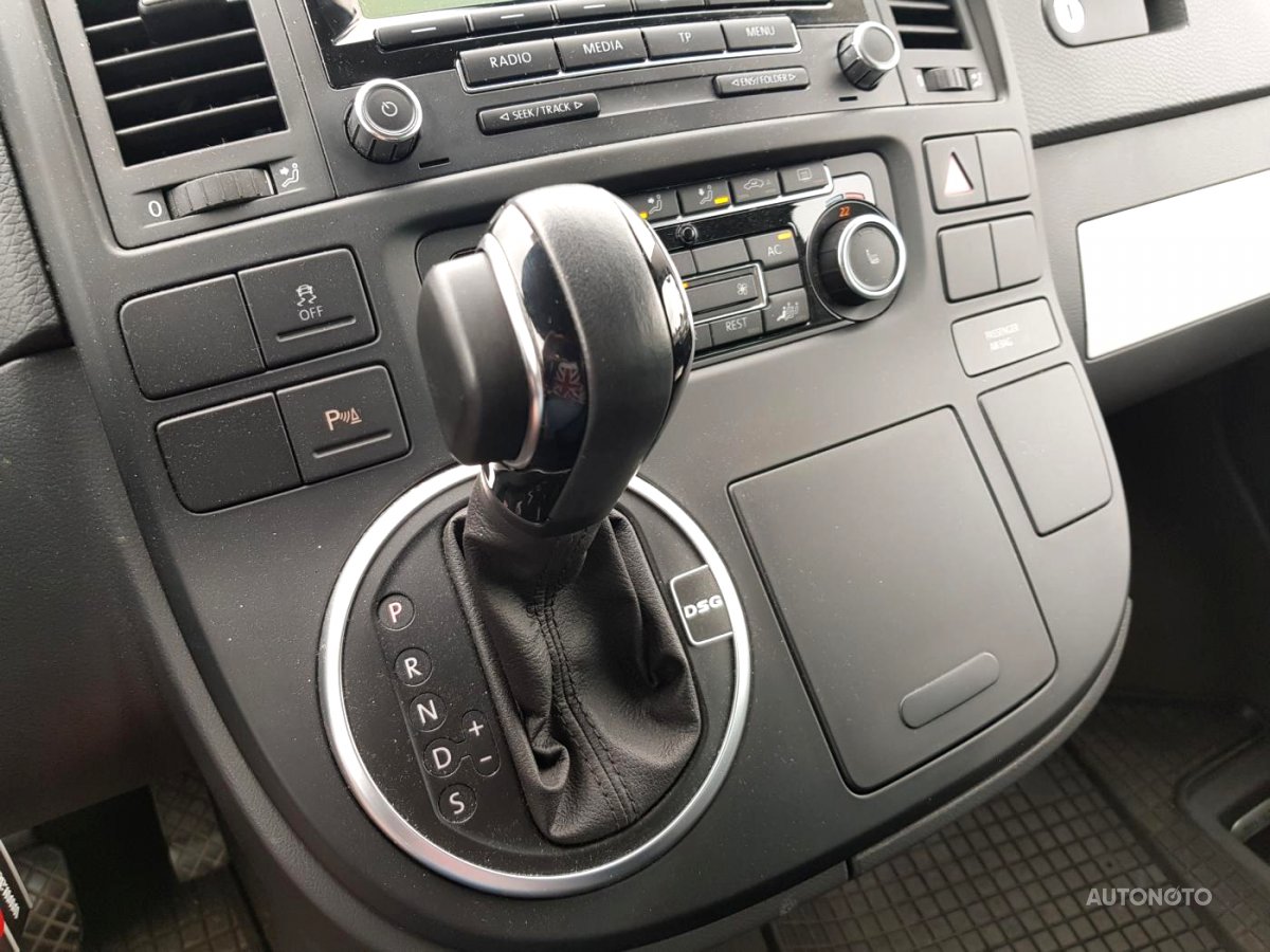 Volkswagen Multivan, 2011 - pohled č. 9