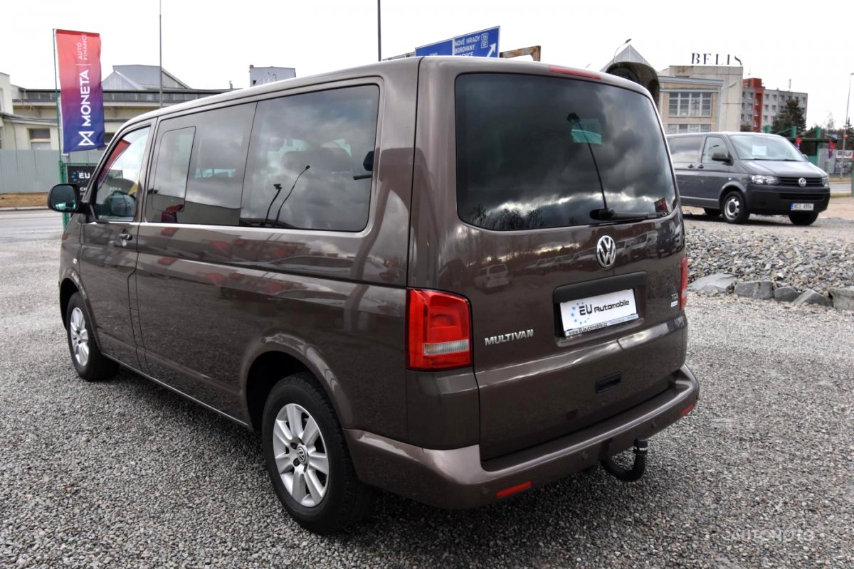Volkswagen Multivan, 2010 - pohled č. 3