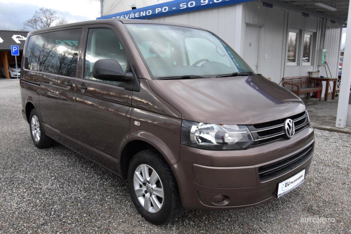 Volkswagen Multivan, 2010 - pohled č. 2