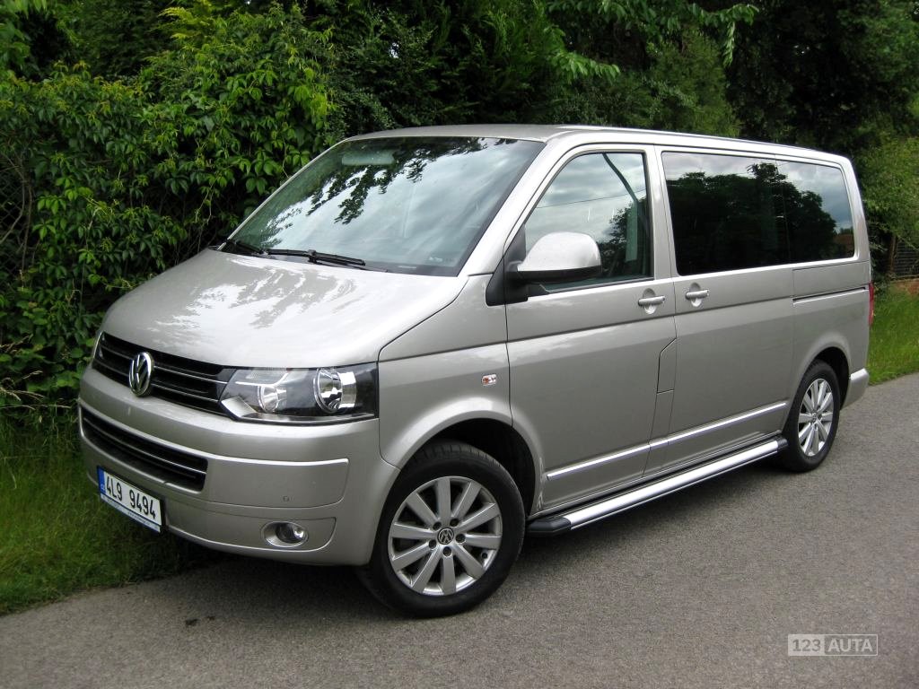 Volkswagen Multivan, 2010 - celkový pohled
