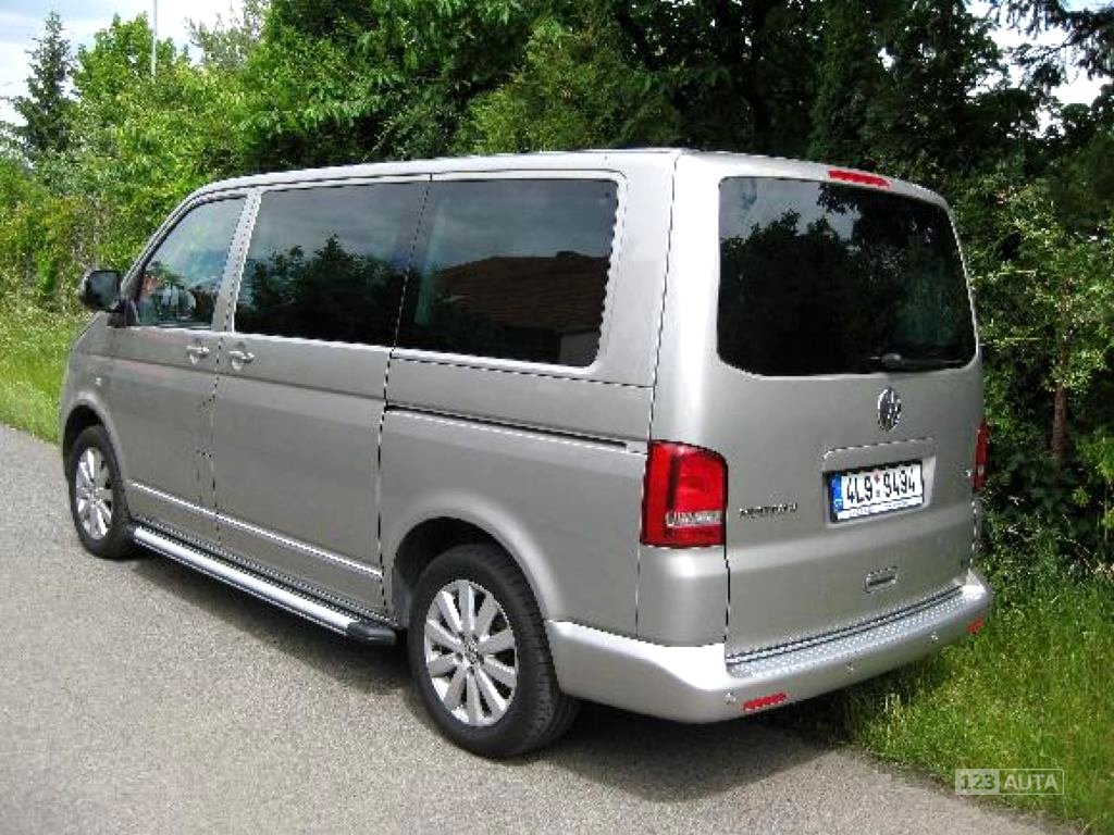 Volkswagen Multivan, 2010 - pohled č. 3