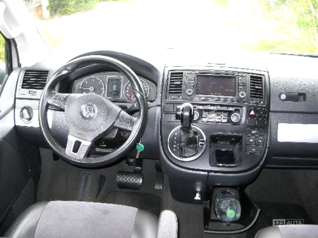 Volkswagen Multivan, 2010 - pohled č. 4