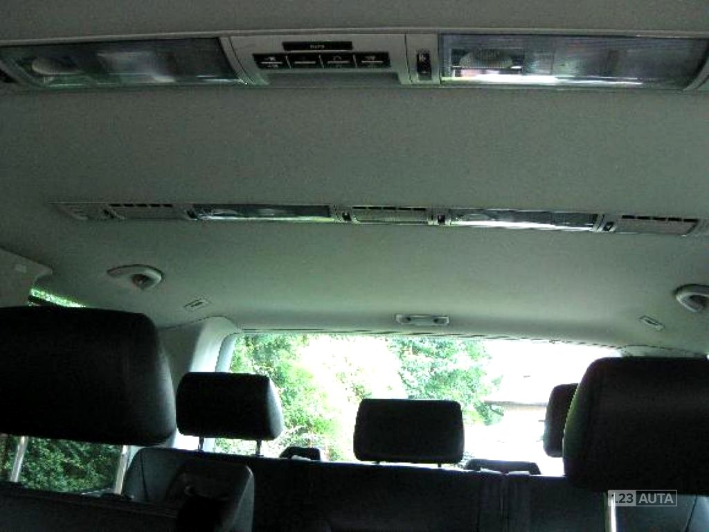 Volkswagen Multivan, 2010 - pohled č. 6