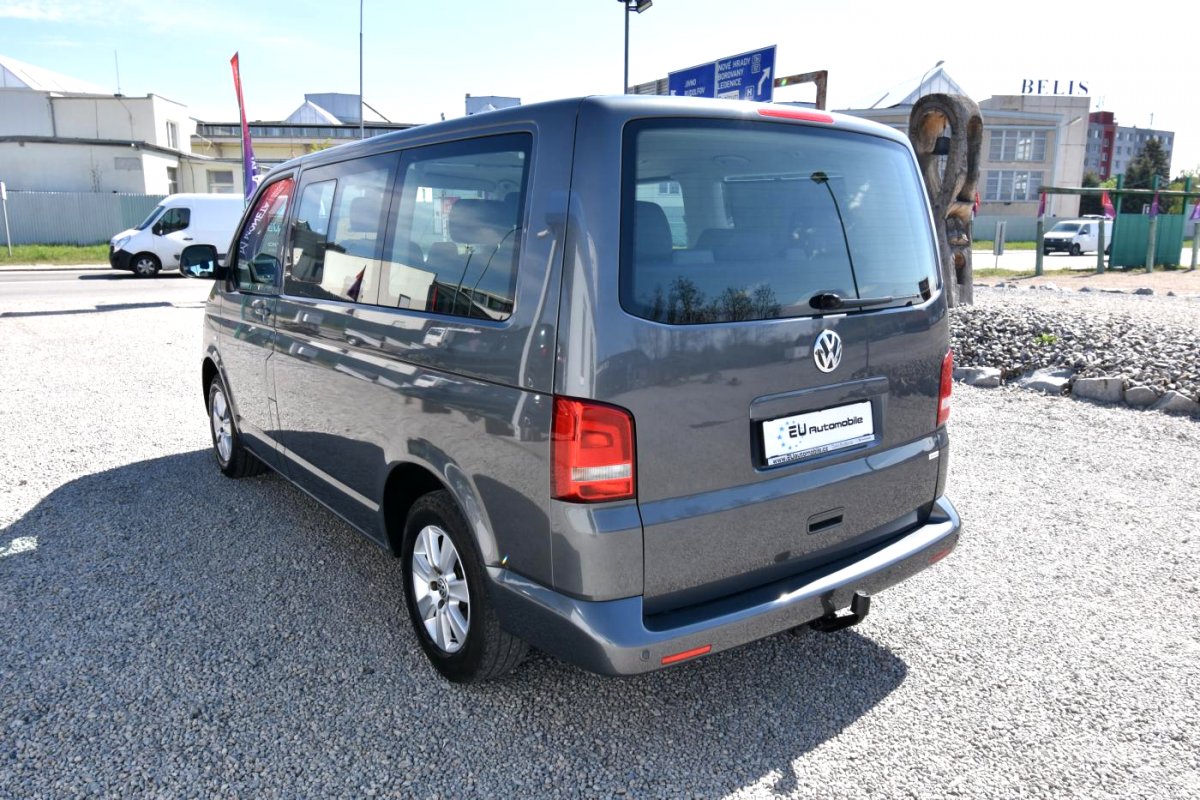 Volkswagen Multivan, 2010 - pohled č. 3