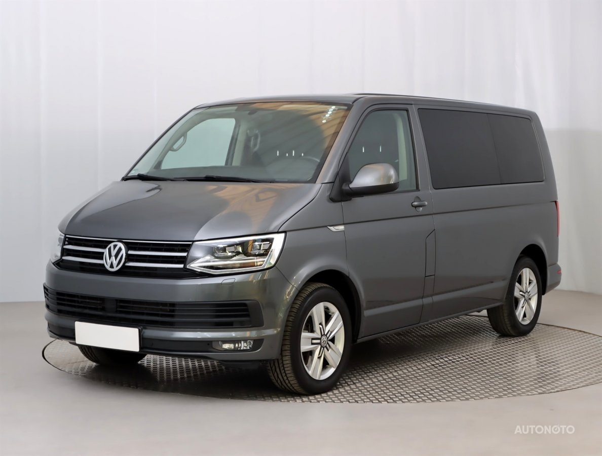 Volkswagen Multivan, 2017 - pohled č. 3