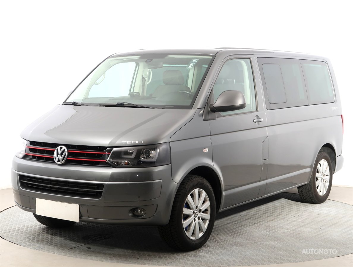 Volkswagen Multivan, 2010 - pohled č. 3