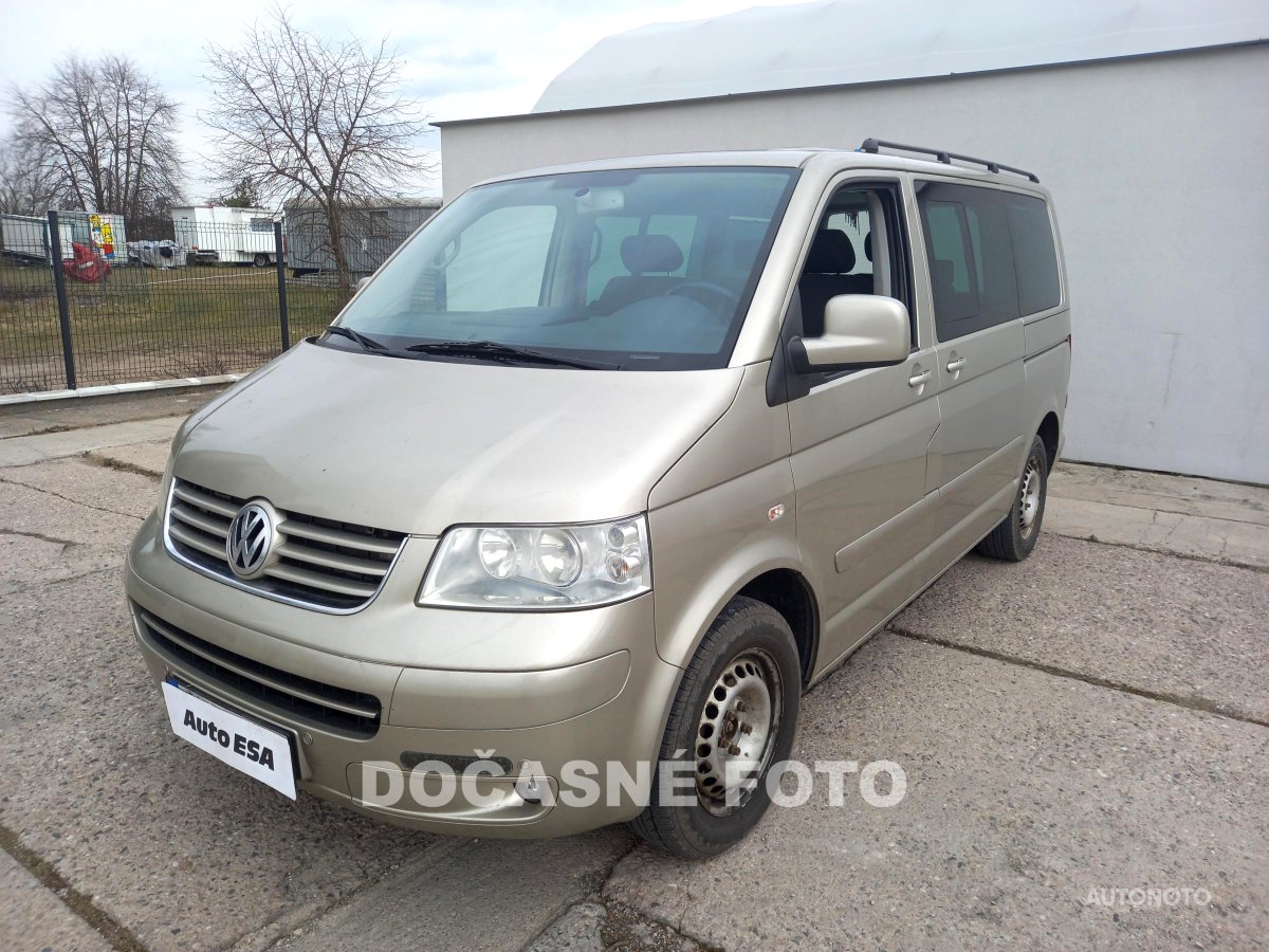 Volkswagen Multivan, 2009 - pohled č. 3