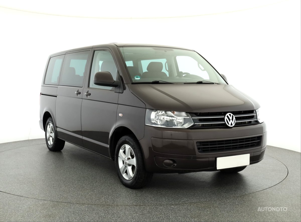 Volkswagen Multivan, 2012 - celkový pohled